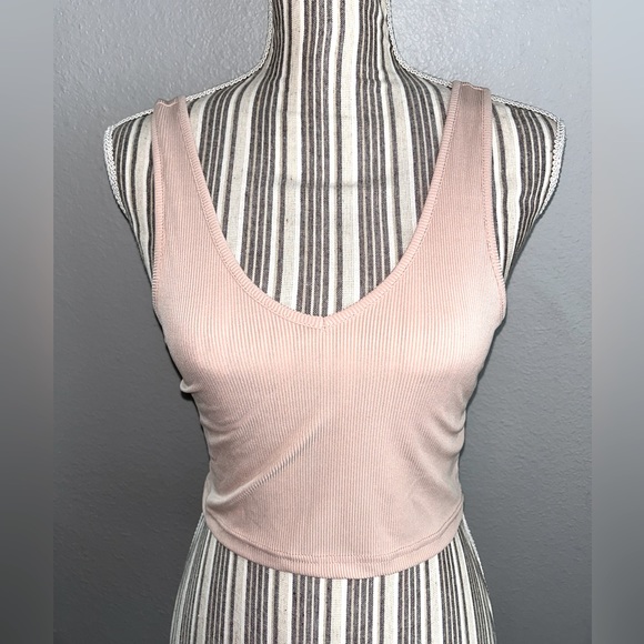 Blush Pink Ribbed Flattering Tank — FINAL SALE PRICE - Picture 2 of 5